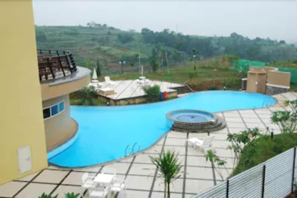 Marbella Suites Bandung Cimenyan ภายนอก รูปภาพ
