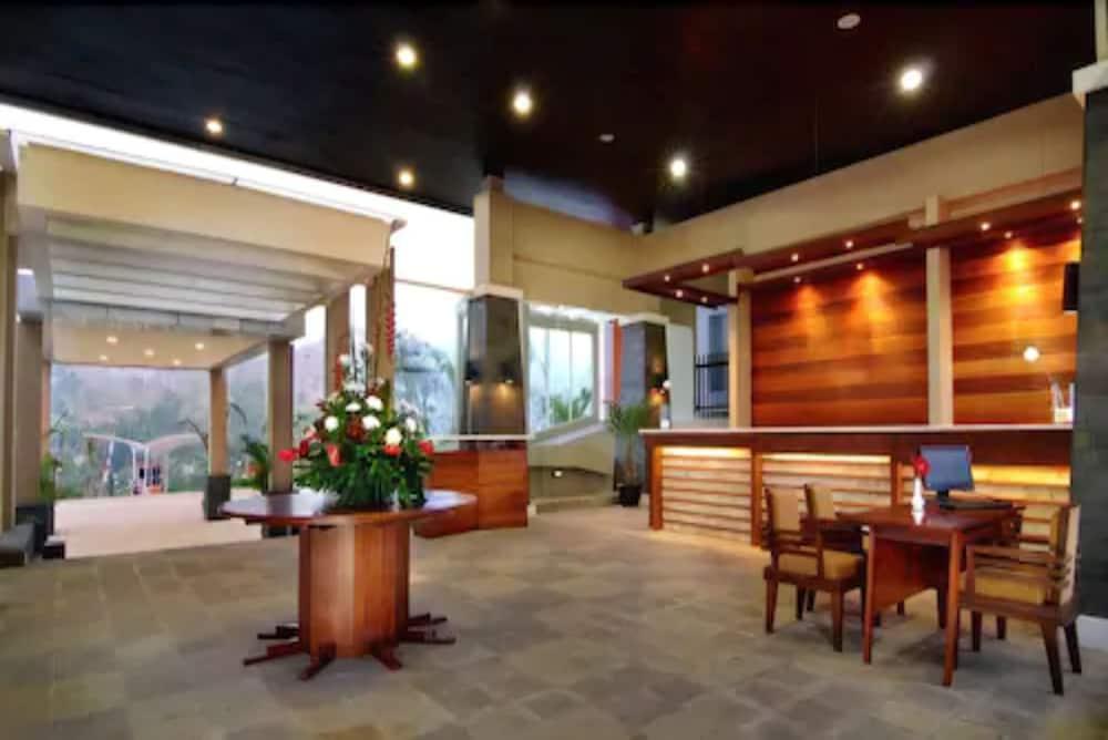 Marbella Suites Bandung Cimenyan ภายนอก รูปภาพ