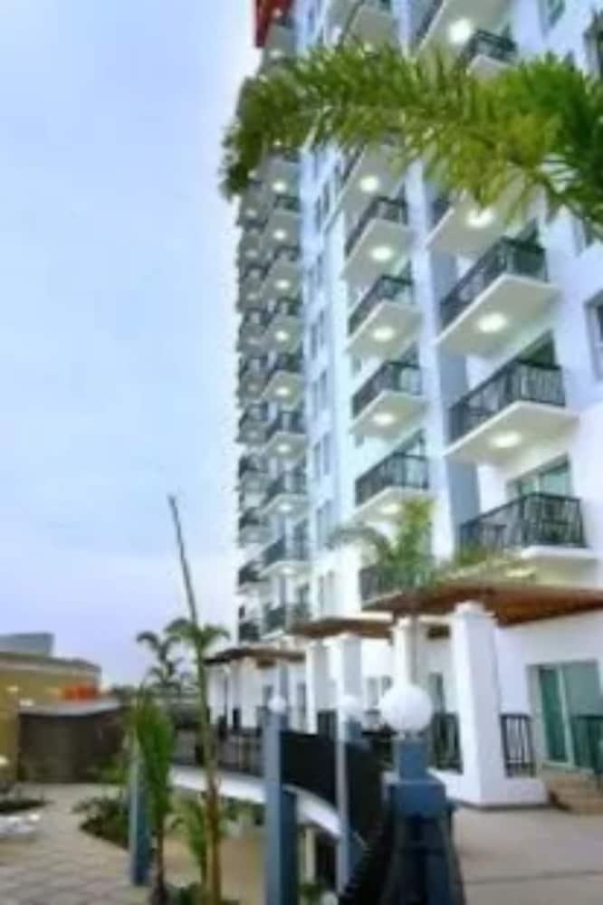 Marbella Suites Bandung Cimenyan ภายนอก รูปภาพ