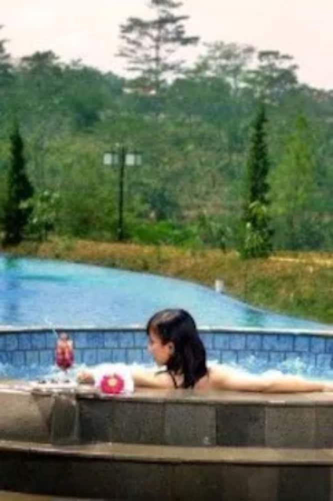 Marbella Suites Bandung Cimenyan ภายนอก รูปภาพ
